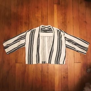 Linen-like cropped kimono